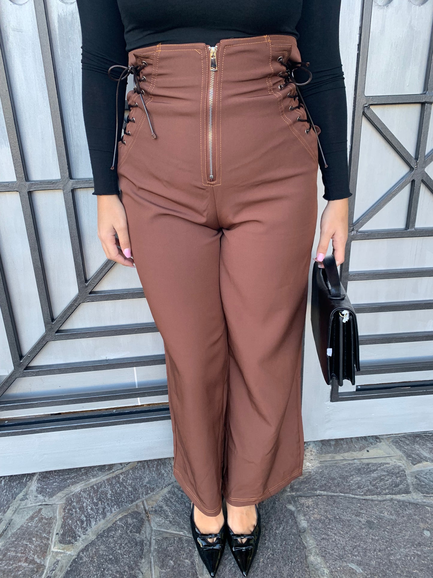 Pantalone Stringhe