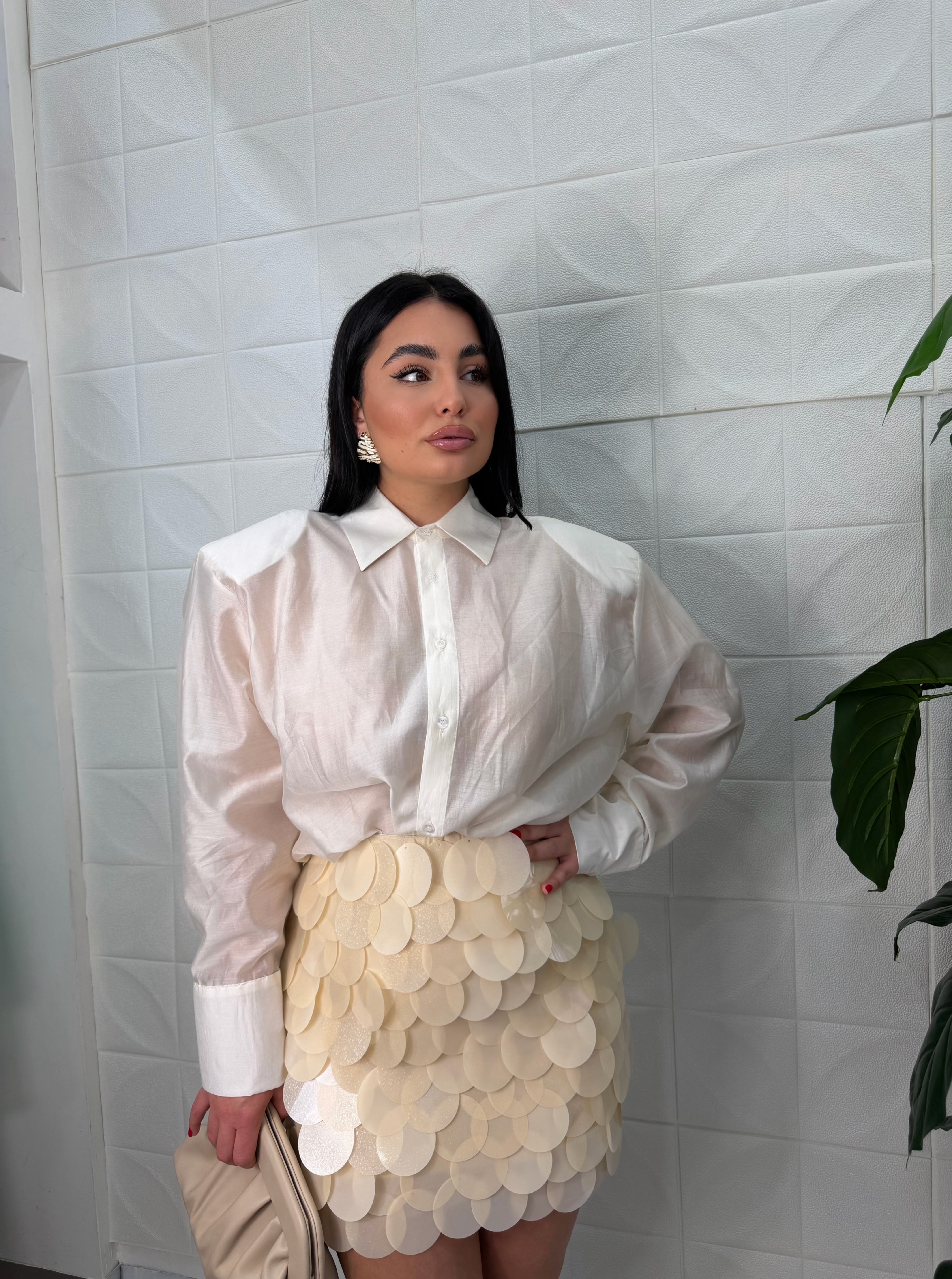 Camicia semivelata con spallina