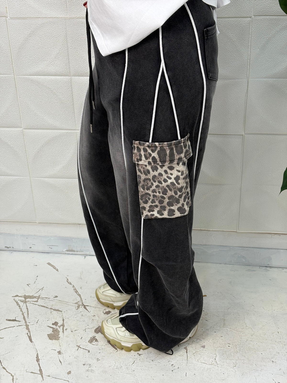Pantalone tuta tasca animalier