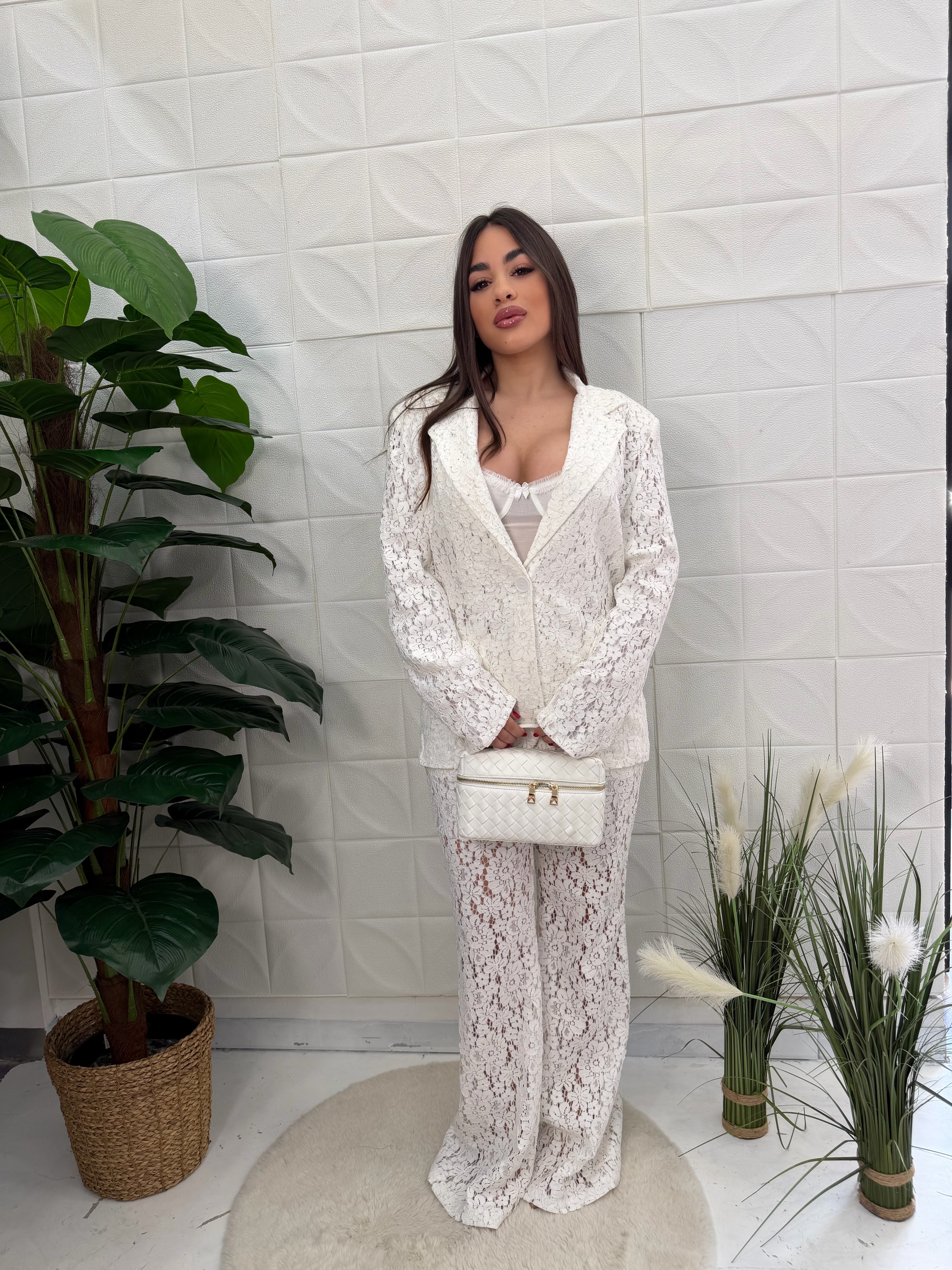 Tailleur in pizzo